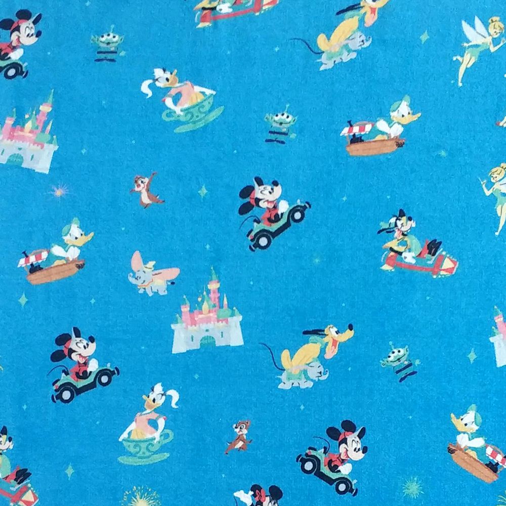 Mickey Mouse and Friends Throw – Disneyland