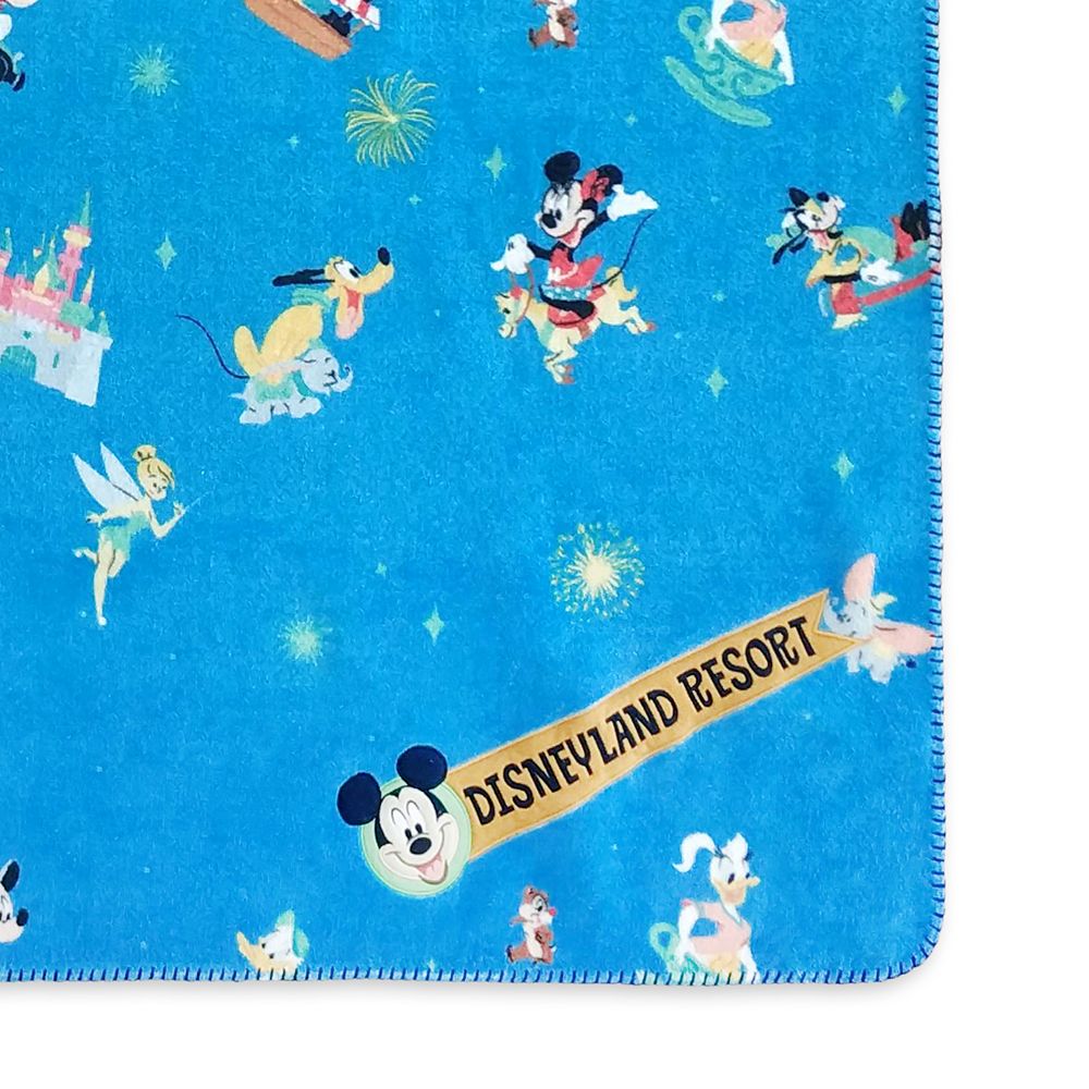 Mickey Mouse and Friends Throw – Disneyland