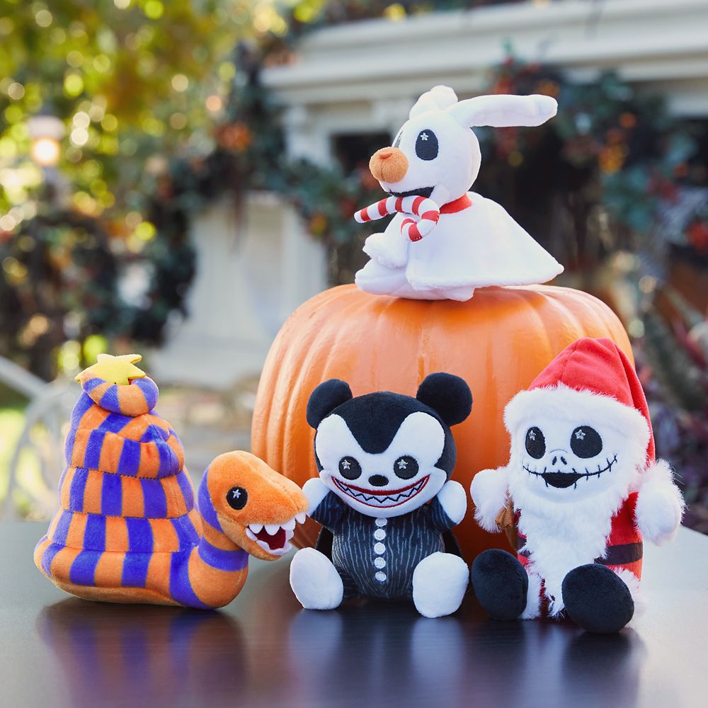 Disney Parks Wishables Mystery Plush – The Haunted Mansion Holiday Series