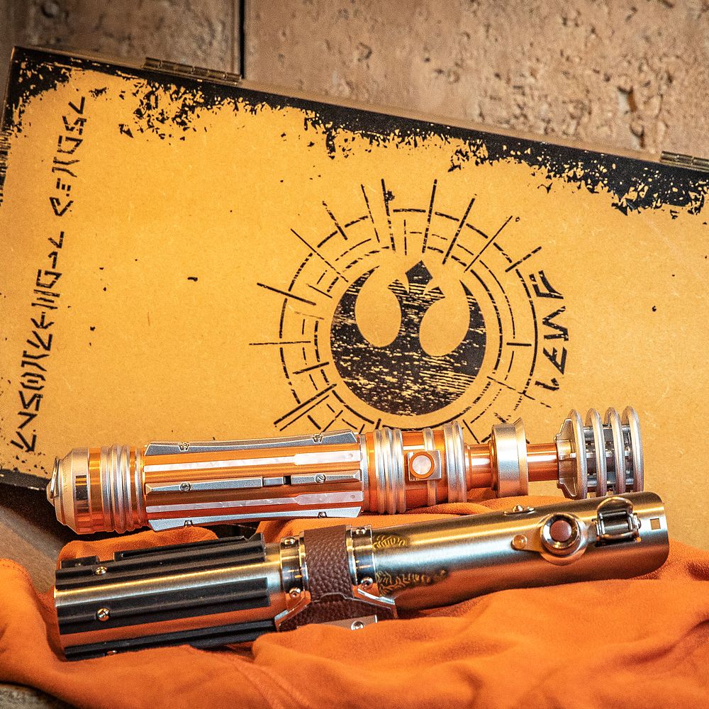 Skywalker Legacy Lightsaber Set – Leia Organa Hilt & Reforged Skywalker Hilt – Star Wars: Galaxy’s Edge – Limited Edition