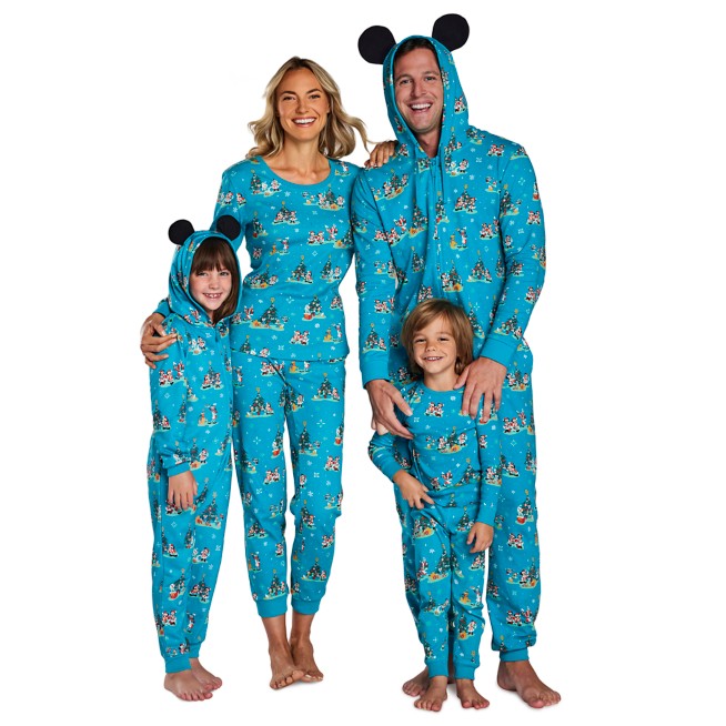 Mickey Mouse and Friends Holiday Family Matching Sleepwear Collection – Knit