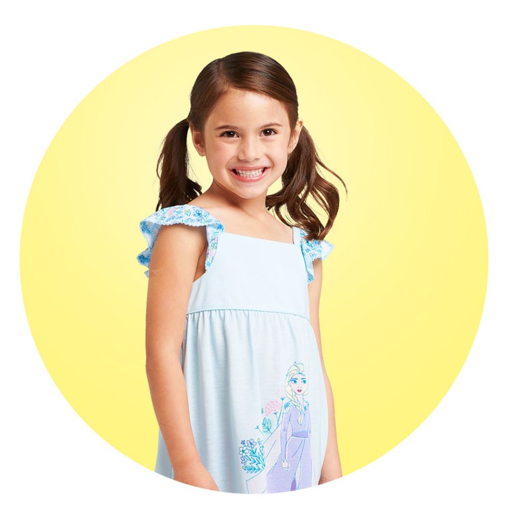 girl in Frozen nightgown