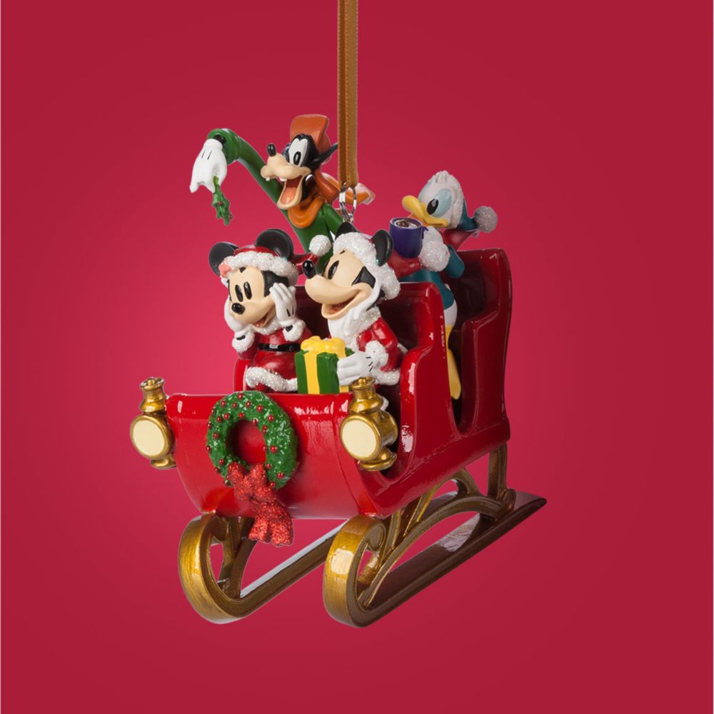 Background image of Holiday Home & D&eacute;cor