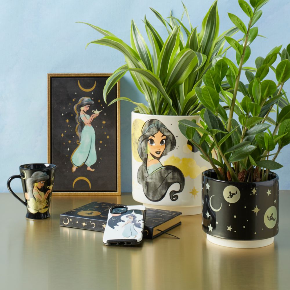 Background image of Castle Essentials Full of Princess Flair