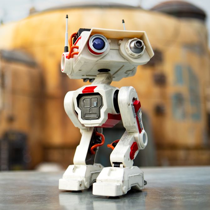 Background image of Star Wars: Galaxy&rsquo;s Edge