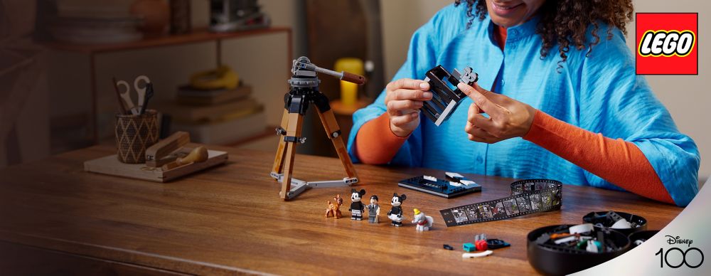 Background image of LEGO Walt Disney Tribute Camera